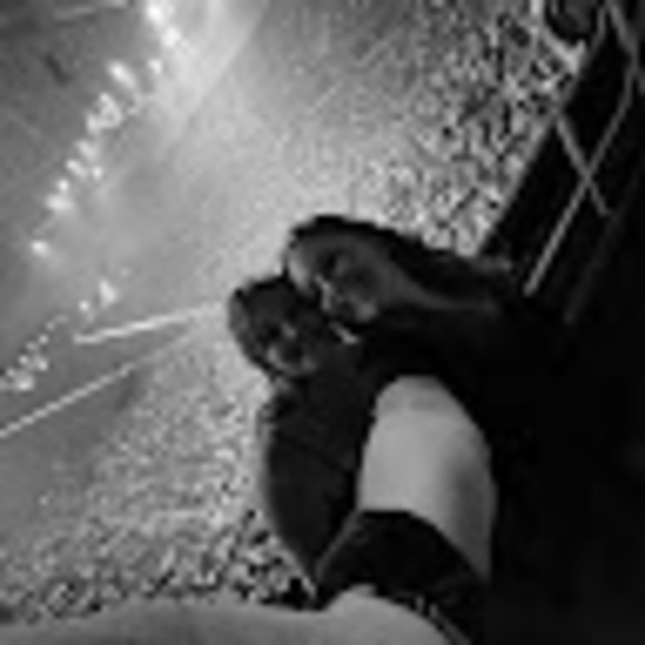 Meet your Posher, Addison - Picture 1 of 1